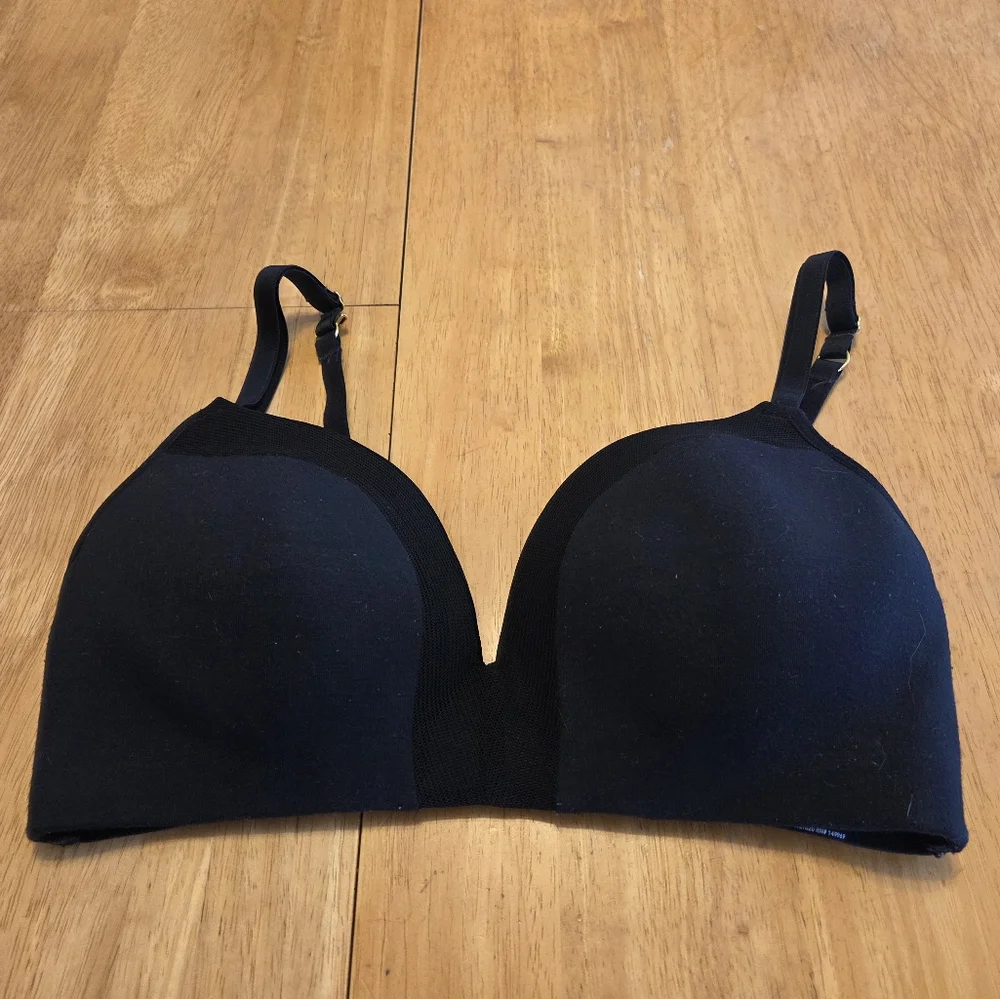 Lively Black Bra wireless padded 34C